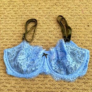 Victoria’s Secret 💙 light blue lacy bra 34DD